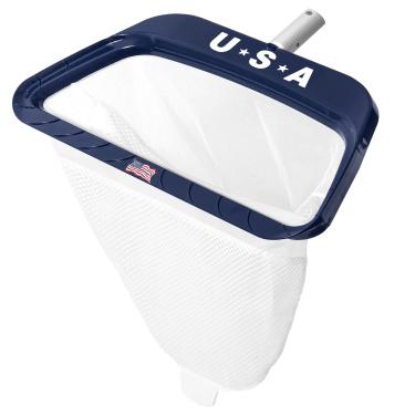 Imagem de Rede de escumadeira de piscina azul dos EUA – Ancinho patriótico de folhas de malha fina com bolsa profunda, rede de arrasto e moldura reforçada – Limpador de piscina resistente de 44,5 cm de largura
