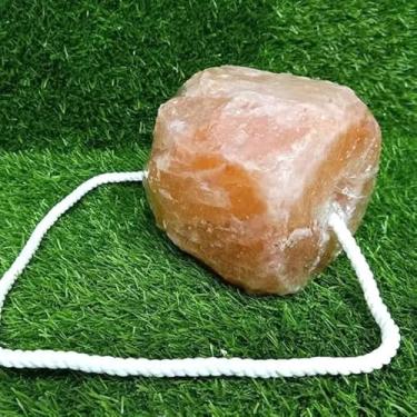 Imagem de Generic Sal de lamber natural do Himalaia 2,7 kg em corda para cavalo, gado, veado, vacas e cabras, 1 unidade (pacote com 1)