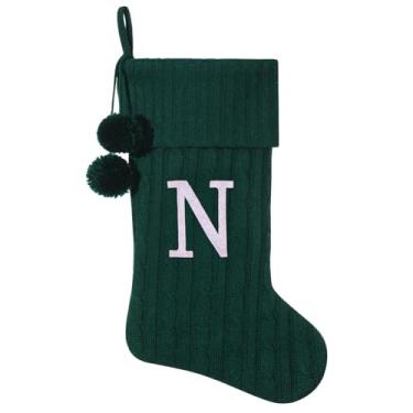 Imagem de Pxniy Meia de Natal personalizada de 48 cm - malha verde com monograma bordado e pompons, cabide de lareira familiar para decoração de férias, letra verde N