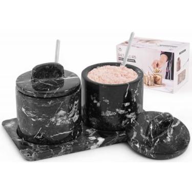 Imagem de SPESHSTONES Saleiro de mármore com colher e bandeja, potes de temperos de bancada de pedra preta de 10 cm, recipientes de açúcar com tampa para armazenamento de cozinha, sal de tempero e pimenteiro