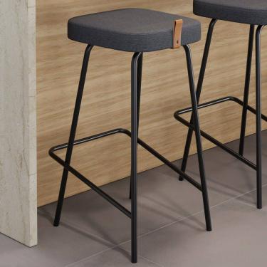 Imagem de Banqueta Média Para Cozinha Vik Estofada Linho Grafite - Abmaza