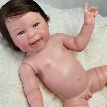 Imagem de Bebê Reborn Menino Silicone Cabelo Implantado Fio a Fio