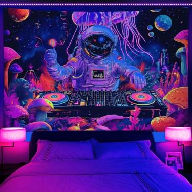 Imagem de Xiaoput Tapeçaria de Astronauta Luz Negra, Tapeçaria de Parede Reativa UV Engraçada Música DJ, Estética Espaço Cogumelo Medusa Brilham no Escuro, Tapeçaria para Sala de Estar Decoração de Casa 224 x