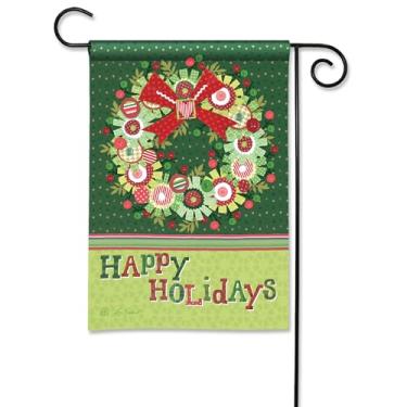Imagem de Studio M Decoração de bandeira dupla face Happy Holidays para paisagismo, jardins e quintais, padrão 33 x 45 cm resistente ao desbotamento tecido de poliéster de seda solar verde e vermelha guirlanda