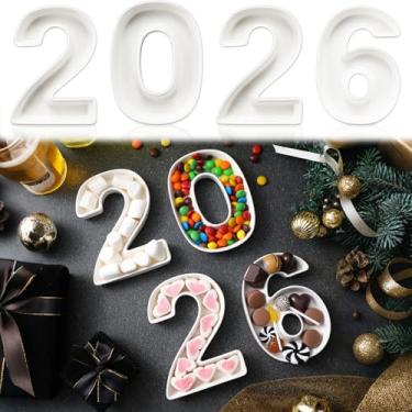 Imagem de SiliFine 4 peças 2026 tabuleiros de charcutaria com letras numéricas de ano novo 2026 caixa de letras preenchíveis de cerâmica pequena branca reutilizável bandeja de servir comida para doces de ano