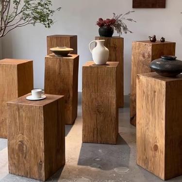 Imagem de Suporte de pedestal de madeira maciça para festas e eventos, base de rodapé de 30 x 30 x 60 cm para exibição de bolo e sobremesa, mesa de exibição de escultura elegante, decoração de casa marrom