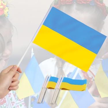 Imagem de Mini bandeira da Ucrânia pacote com 12 - Bandeiras ucranianas pequenas em miniatura de mão no bastão - Resistente ao desbotamento e cores vivas - 12 x 20 cm com mastro sólido e topo de lança