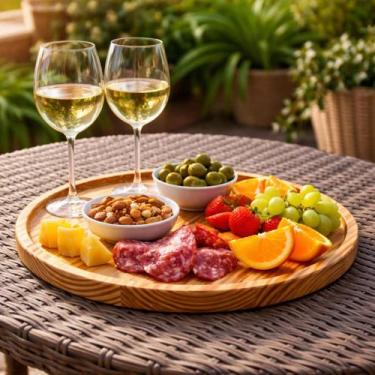 Imagem de Bandeja Redonda Servir Petisqueira Madeira Decorativa 32cm - Luggari