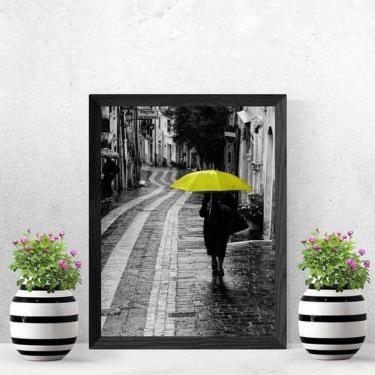 Imagem de Quadro Mulher Com Sombrinha Amarela 33X24 Com Vidro - Preta
