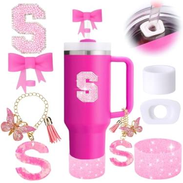 Imagem de Conjunto de 6 peças de acessórios para copo Stanley rosa, decorações de iniciais para copo Stanley 850 g 1,134 g, inclui topo de canudo de laço, pingente de alça, adesivo de letra, bota de silicone,