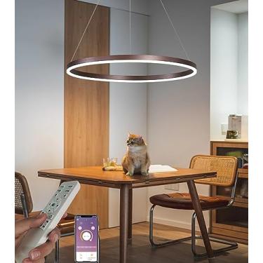 Imagem de Luminária pendente LED para sala de estar, cor café, com anel dimerizável, ideal para quarto e sala de jantar. Possui controle remoto e é feita de acrílico. Com uma volta de 60 cm (Ø60 cm) e