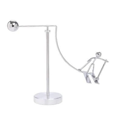 Imagem de KEEYOYOBE Escultura de pesca cinética - arte de equilíbrio de pescador e robalo - Escultura exclusiva de equilíbrio de metal para decoração de casa ou escritório (ornamento de esqui)