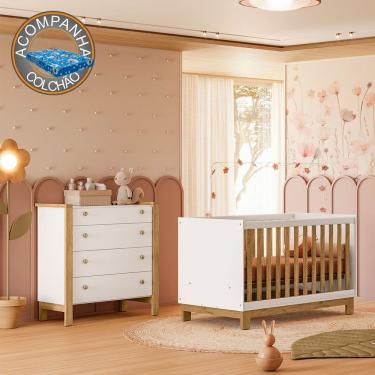 Imagem de Quarto de Bebê com Berço 4315 Slim e Cômoda 5135 Flora Branco Freijó Qmovi + Colchão Ortobom