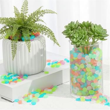 Imagem de 200 peças de pedras que brilham no escuro, pedras brilhantes de aquário no escuro, para passarela, rochas brilhantes, jardim, quintal