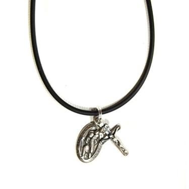 Imagem de Colar São Cristóvão e Crucifixo – Colar com cordão medindo aproximadamente 40,6 cm – Vem embalado e inclui cartão sagrado de São Cristóvão – Ideias de presente: comunhão, reconciliação, algodão