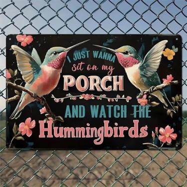 Imagem de Beija-flores empoleirados na grade da varanda em meio a flores desabrochando arte de parede de alumínio rústico e placa de metal - 20 x 30 cm decoração vintage para ambientes internos e externos para