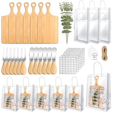 Imagem de 37 peças de prêmios de chá de bebê para jogadores de jogos para vencedores de chá de bebê com tábua de queijo de bambu, colher de bambu, jogo americano artificial, hastes de eucalipto, etiquetas para