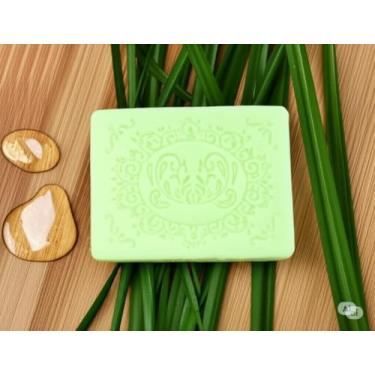 Imagem de Sabonete Artesanal de Capim Limão (Capim-limão e Óleo de Coco)