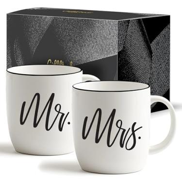 Imagem de Triple Gifffted Mr and Mrs Canecas de café para casais ideias de presentes para Natal, casamento, aniversário, noivado, dia dos namorados, presente para ela, marido, esposa, ele ela, homens, mulheres