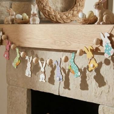 Imagem de Leinuosen Decorações de Páscoa, faixa de páscoa de coelho fofo com contas de madeira, guirlandas de boas-vindas temáticas de coelho de fazenda rústicas para lareira de lareira para casa interior e
