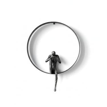 Imagem de ZSKXJBPF Escultura de arte de parede de metal 3D com figuras pensadoras de resina, anel de ferro minimalista moderno decoração de parede para sala de estar quarto escritório, arte contemporânea