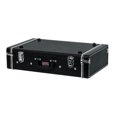 Imagem de Gator Cases Gig Box Jr. Pedal Board com suporte de guitarra embutido 3x | Serve na maioria das guitarras elétricas e acústicas; superfície do pedal 54,6 cm x 38,1 cm (GW-GIGBOXJR)