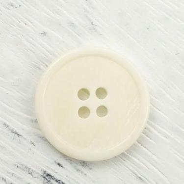 Imagem de 20pcs 12/15/18 / 20mm Flat Beige Branco Grande Chifre Real Botões Terno Conjunto Redondo Chifre De Búfalo Osso Botões Casaco 4 Furos Para Artesanato, Off-white-flat, 28L=18.0MM 20pcs