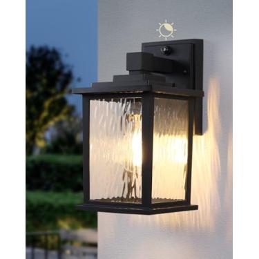 Imagem de ZILLSEA Luminária de parede externa do crepúsculo ao amanhecer, luz de varanda preta fosca com fio, lanterna de parede externa à prova de ferrugem à prova d'água para casa, pátio, porta da frente