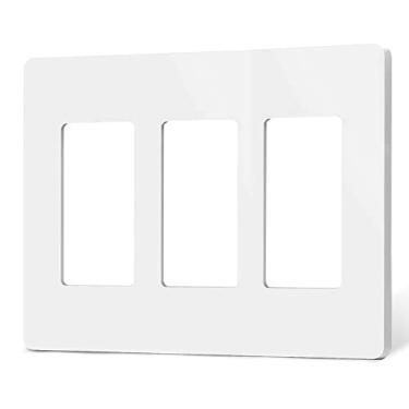 Imagem de Treatlife Placas de parede decoradoras sem parafusos, tamanho padrão, placa de interruptor de luz de 3 entradas, tampas de tomada branca, 1 pacote com 3 placas de parede para interruptor de luz