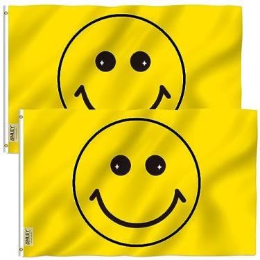 Imagem de ANLEY Embalagem com 2 Fly Breeze 3x5 Foot Yellow Happy Face Flag - Cor vívida e resistente ao desbotamento UV - Cabeçalho de lona e costura dupla - Happy Face Flags Poliéster com ilhós