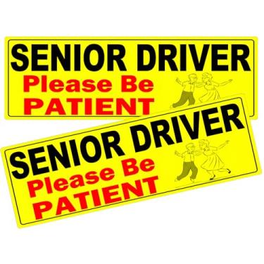 Imagem de Placa magnética de carro de motorista sênior, placa Please Be Patient, presente de brincadeira para mulheres, homens, 25 x 10 centímetros (preto - pacote com 2)