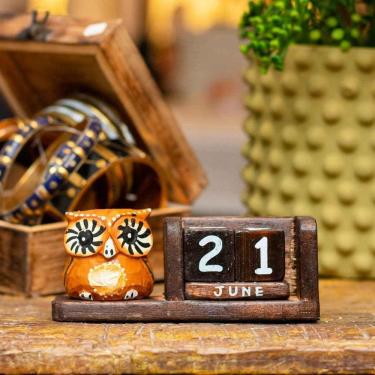 Imagem de Calendário Coruja Marrom De Madeira Balsa Importado De Bali