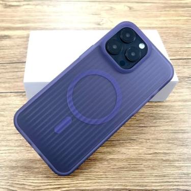 Imagem de Capa fosca de luxo com textura ondulada para iPhone 17, 16, 15, 14, 13, 12 Pro Max e 16 Pro, com carregamento sem fio, roxa, para iPhone 15 Pro.