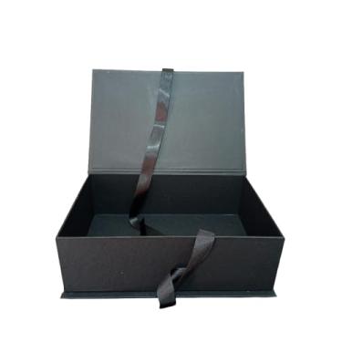 Imagem de Caixas para presente grande cartonada 30x20x10 preta