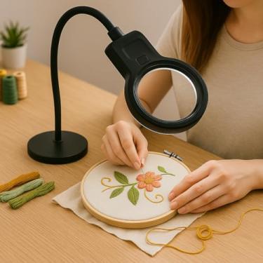 Imagem de LUPA BANCADA LUMINARIA AUMENTO 10 LEDS BIFOCAL 3X 4,5X AUMENTO MESA BANCADA ESTETICA ELETRONICA ARTICULADA MANICURE PROFISSIONAL