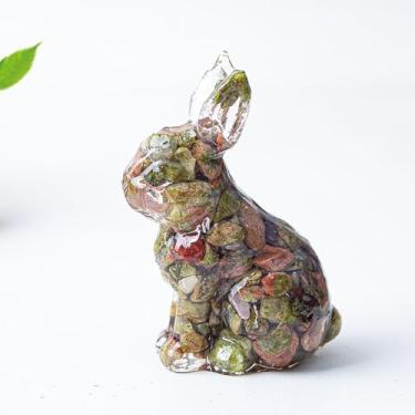 Imagem de Estatueta de coelho de cristal, estátua de resina de coelho em pé com decoração de cristal natural, lindo enfeite de mesa de luxo para escritório ou entrada, presente de decoração de casa estética