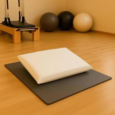 Imagem de Travesseiro Hospitalar de espuma 30cm x 40cm x 7cm com capa removível 