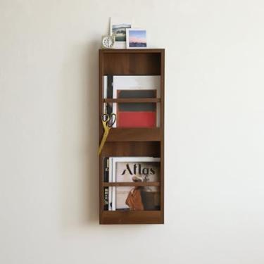 Imagem de Porta-revistas de parede de camada dupla - elegante prateleira flutuante e organizador de correio para casa, escritório, sala de espera, cafés - Suporte de literatura elegante (cor: B)