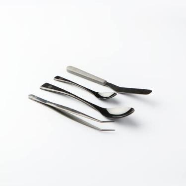 Imagem de Kit de chapeamento Chef Frank Haasnoot | Conjunto de utensílios | Preto | 4 peças de utensílios de cozinha embalados em uma caixa | Conjunto culinário | Pinças de guarnição, colheres e espátula