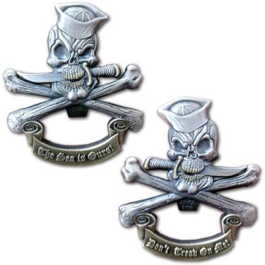 Imagem de Stay Frosty Enterprises Abridor De Garrafas Moedas Desafio Colecionáveis Com Caveira Jolly Roger Da Marinha Dos Eua