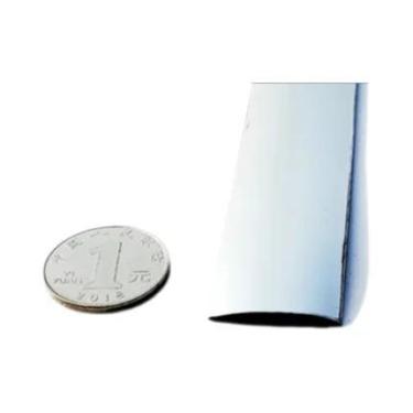 Imagem de Moldura De PVC Macio Cromado Prata Para Carroceria De Caminhões E Carr