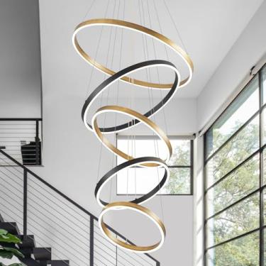 Imagem de CaraLuxe Lustre de LED 5 anéis moderno vintage dourado com controle remoto lustres de teto alto lustres redondos redondos de latão claro para sala de estar entrada motel, 100 W