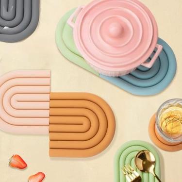 Imagem de Descanso de Panela em Silicone, Protetor de Mesa Antiderrapante, Design Arco-íris, 15cm x 15cm, Multicolorido (Azul Claro)