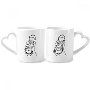 Imagem de Conjunto de canecas de porcelana de casal pintadas em lona branca com alça de coração