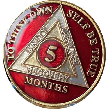 Imagem de Medalhão AA de 5 meses metálico Mandarim Vermelho Tri-Plate Sobriety Chip