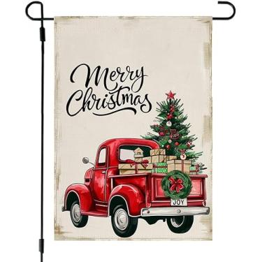 Imagem de Bandeira de jardim de Feliz Natal de caminhão vermelho vintage - Design clássico de entrega de férias - Decoração festiva ao ar livre - Durável - Banner sazonal com árvore e presentes