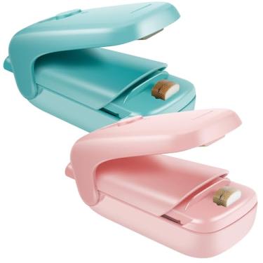 Imagem de 2 peças seladoras de saco, 2 em 1 mini bolsa seladora e ímã de corte, mini bolsa seladora portátil, seladora magnética de lascas, seladora portátil para lanches, doces, saco de plástico (rosa + verde)