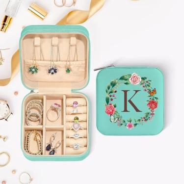 Imagem de Caixa de joias com inicial personalizada para mulheres, pequena caixa de joias de viagem, organizador de brincos, armazenamento, aniversário, dia dos namorados, presentes para mulheres, irmã filha