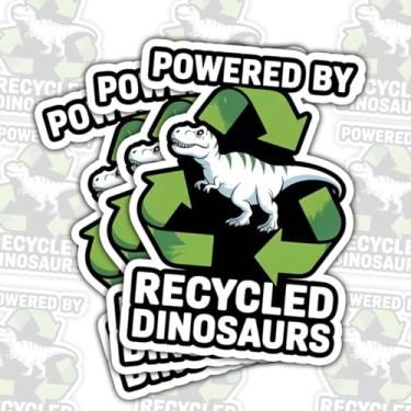 Imagem de Adesivo de combustível de dinossauro reciclado (3 peças) - Decalque de vinil engraçado com citação T-Rex de combustível fóssil à prova d'água para laptop, copo, carro, caixa de ferramentas – 7,6 cm