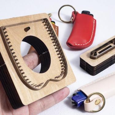 Imagem de Conjunto de moldes de corte de metal de couro, ferramenta de perfuração de aço e madeira premium para artesanato artesanal, estojo de isqueiro de couro feito à mão com substituição versátil